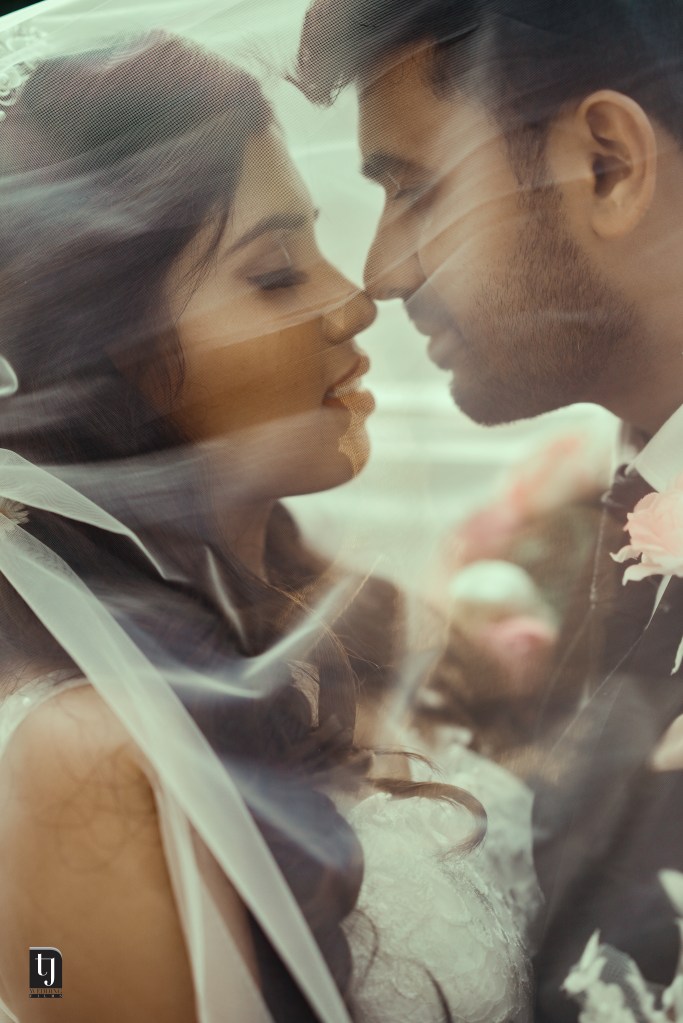 candid wedding photography Kerala